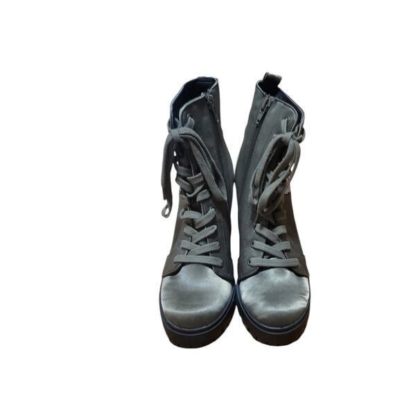 Steve Madden olive green army decal platform heeled zip up boots, size 8.5 - Picture 4 of 6